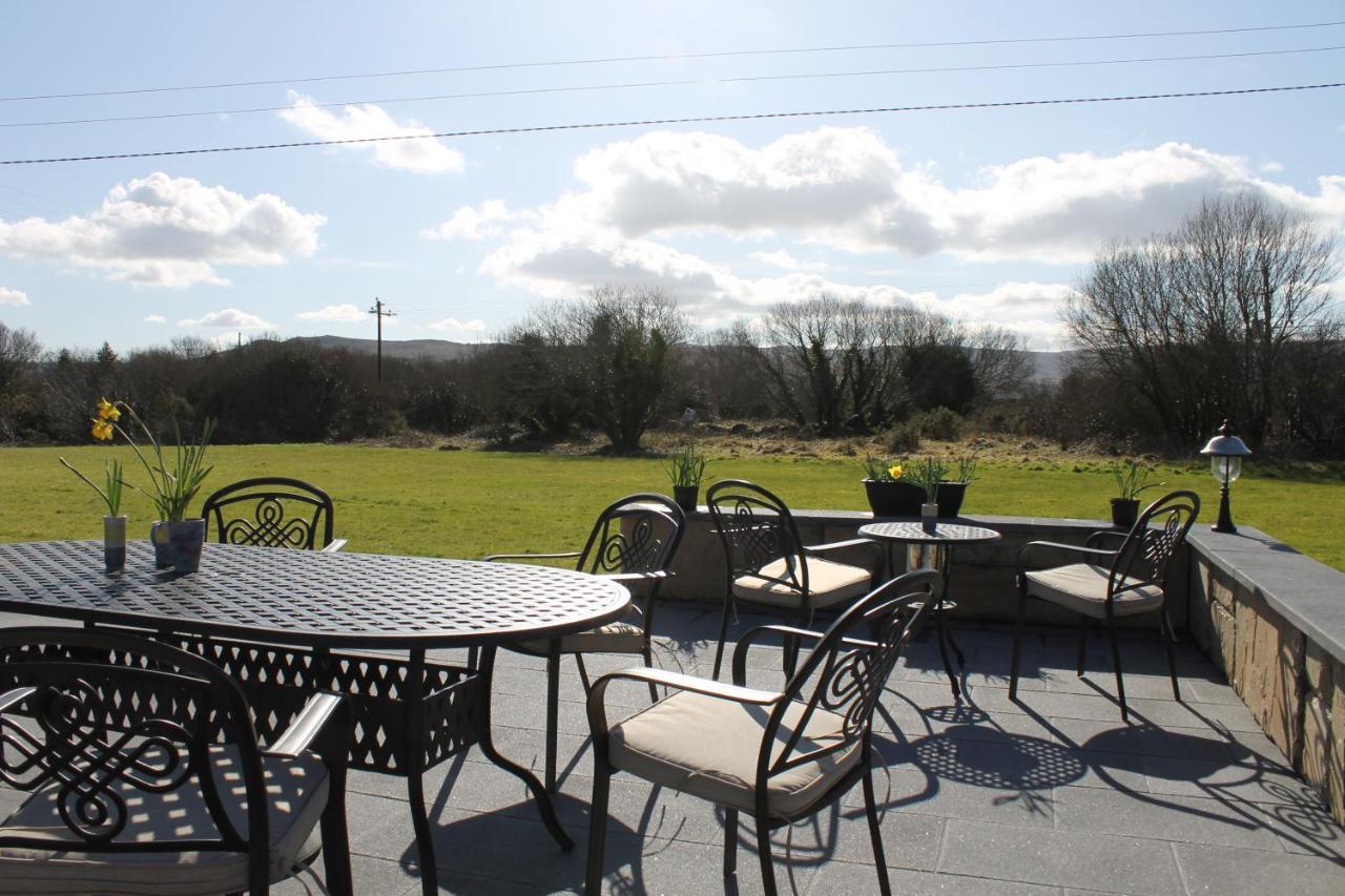 Riverbend Lodge B & B Oughterard Exteriör bild