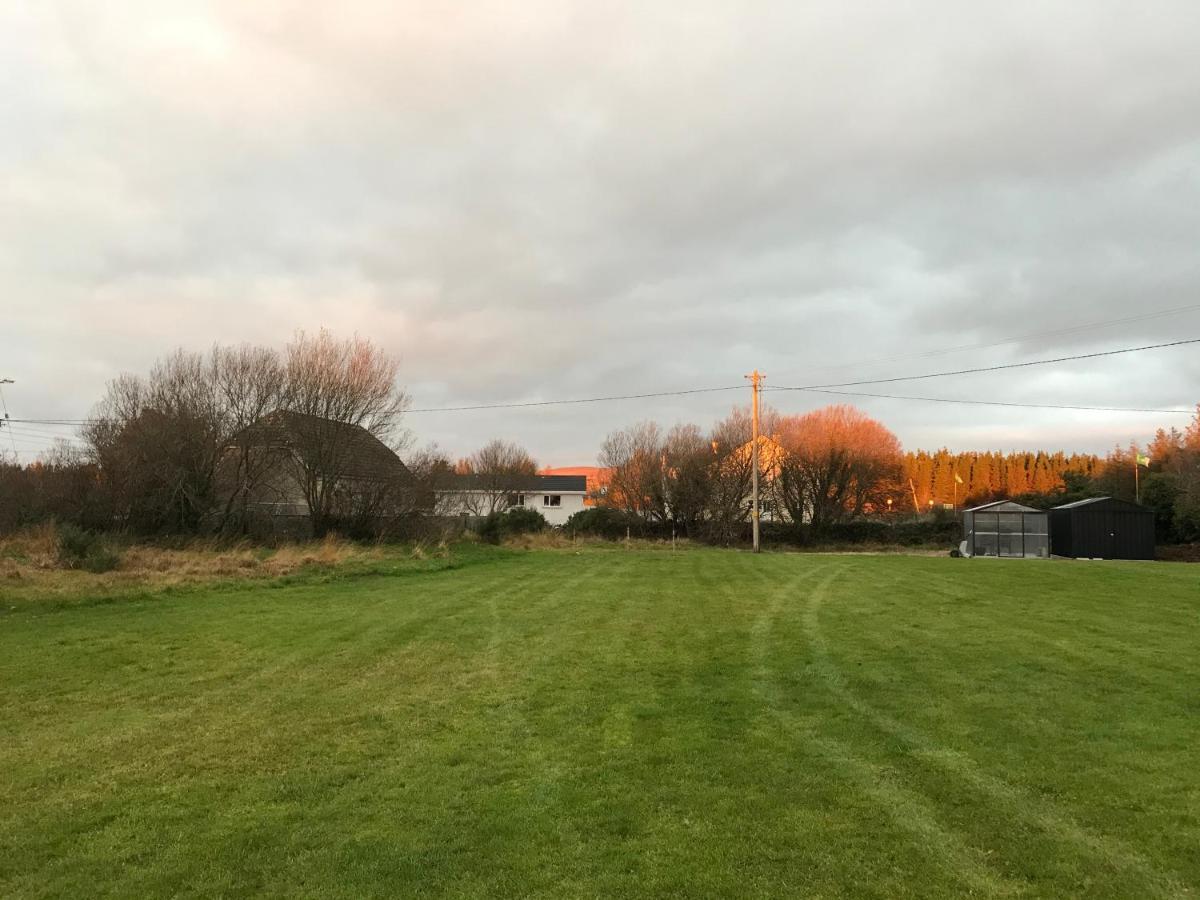 Riverbend Lodge B & B Oughterard Exteriör bild