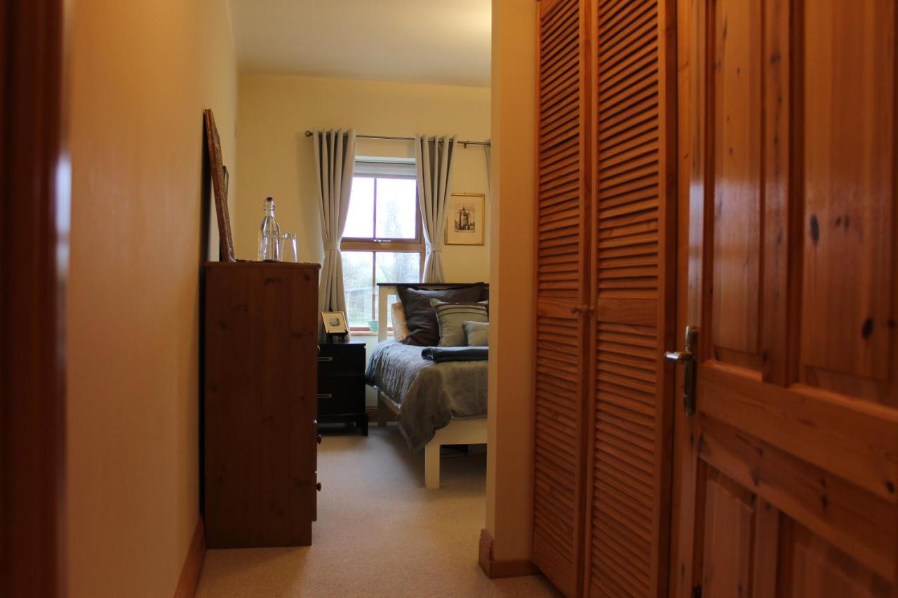 Riverbend Lodge B & B Oughterard Exteriör bild