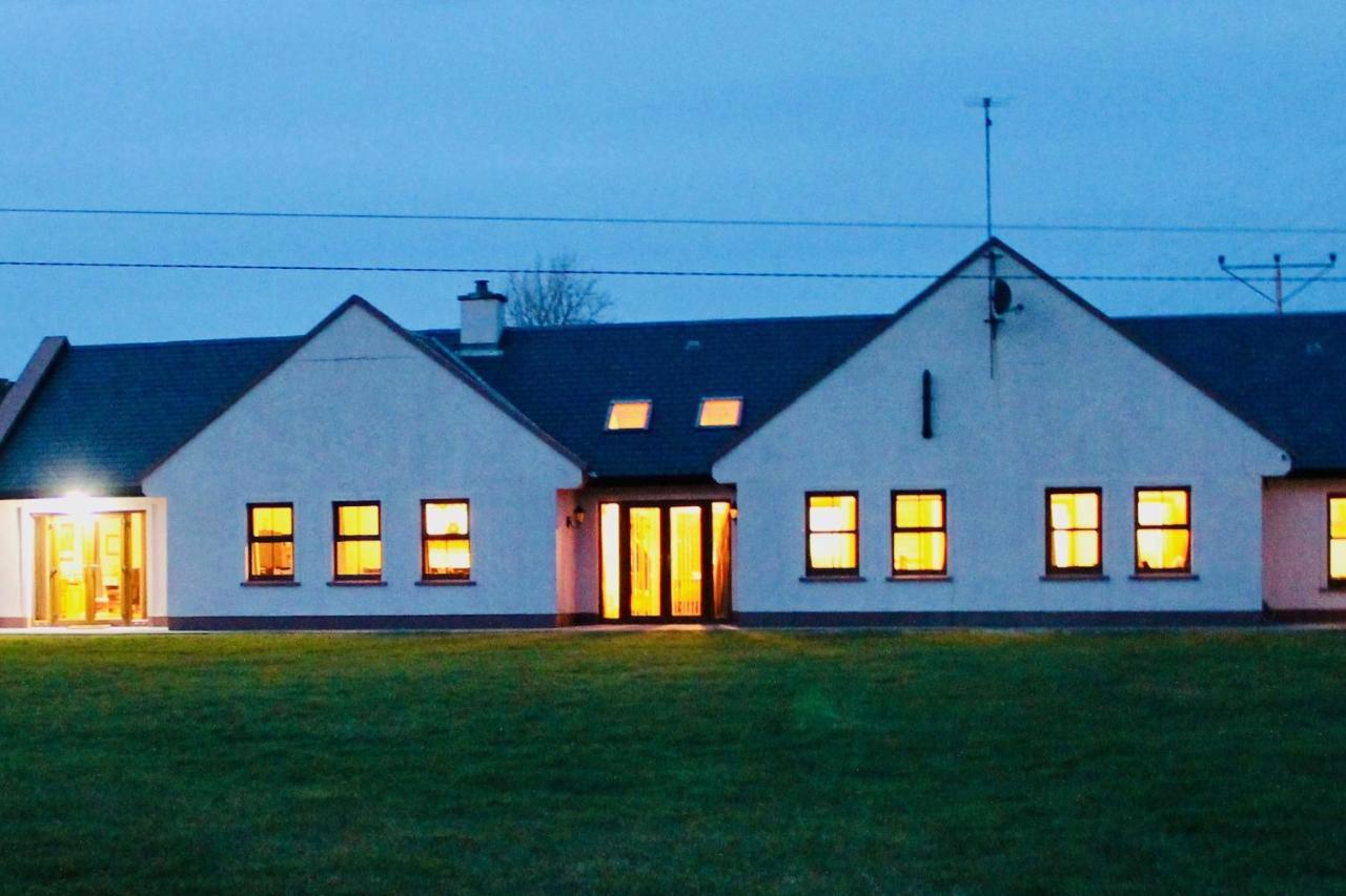 Riverbend Lodge B & B Oughterard Exteriör bild