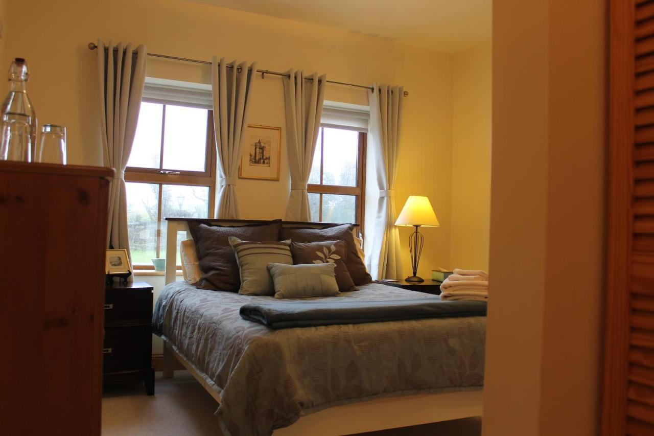 Riverbend Lodge B & B Oughterard Exteriör bild