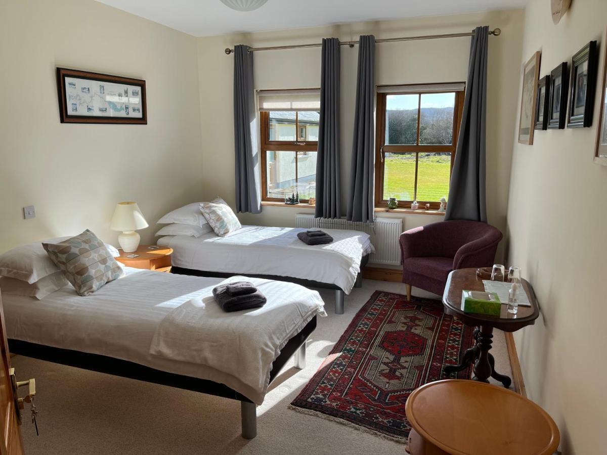 Riverbend Lodge B & B Oughterard Exteriör bild